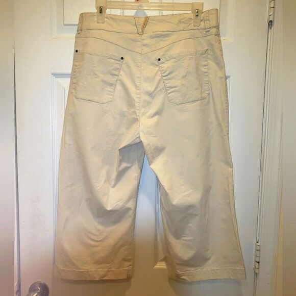 Jag Jeans Capris, Women's sz 14P, tan, NWT. - Picture 2 of 3